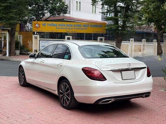 Mercedes Benz C200 FL model 2020