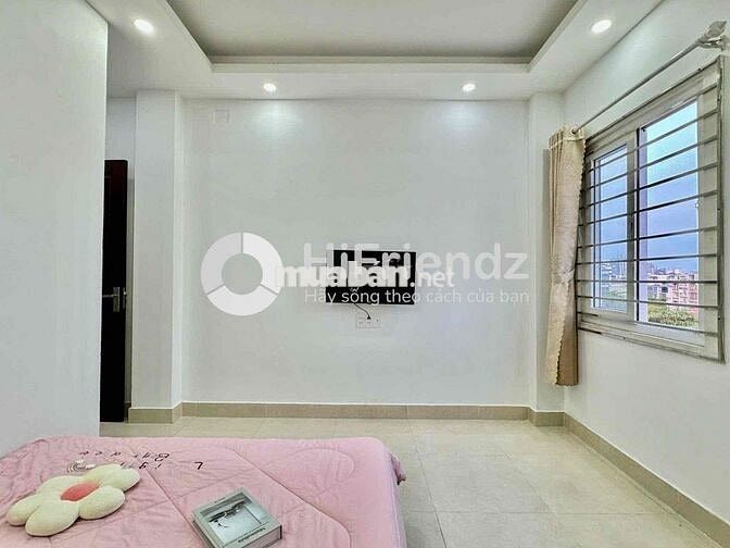 Căn Hộ 2PN Cửa Sổ Thang Máy Full NT Rộng 55m2 Ngay Đại Học Hoa Sen Q10
