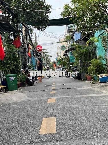 4.1 tỷ-  Bán nhà mặt tiền đường số 24 Lê Văn Quới, cấp 4, sổ riêng