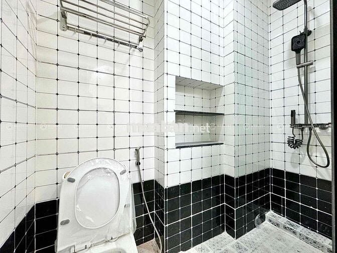 STUDIO BAN CÔNG GẦN VÒNG XOAY LĂNG CHA CẢ ,HỌC VIỆN HÀNG KHÔNG