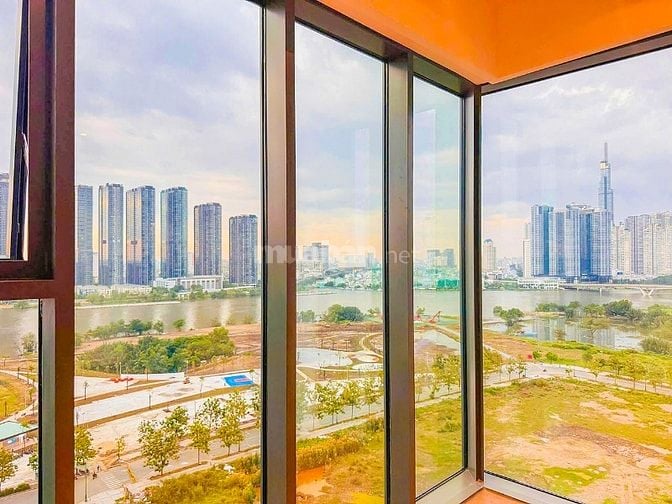 Căn hộ bán tại Metropole Thủ Thiêm tầng cao gồm 3 phòng ngủ 129m2