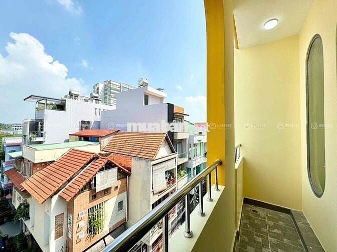 STUDIO BAN CÔNG GẦN VÒNG XOAY LĂNG CHA CẢ ,HỌC VIỆN HÀNG KHÔNG