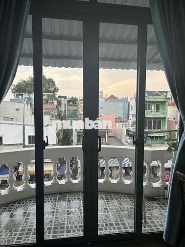 Pass phòng trọ  dạng tách bếp, có ban công thoáng mát