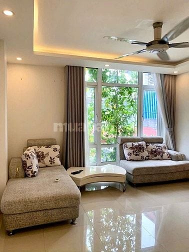 Giảm 800tr , Trung tâm Việt Hưng, 4 tầng dân xây dt 70m2 - 9.x tỷ