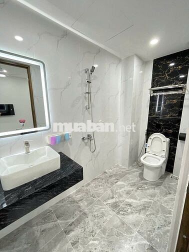 Cho thuê căn hộ 2 phòng ngủ ngay trung tâm thành phố