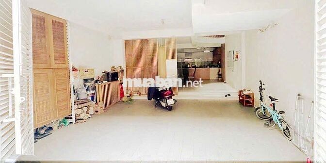 Cho Thuê Nhà Đường 3/2, Quận 10 ( Ngang 6m - 3PN,3WC - Sân Rộng )