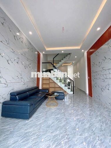 NHÀ MỚI GẦN NGÃ BA ĐÈN VÀNG – GIÁP ĐƯỜNG ĐỒNG KHỞI CHỈ 700TR