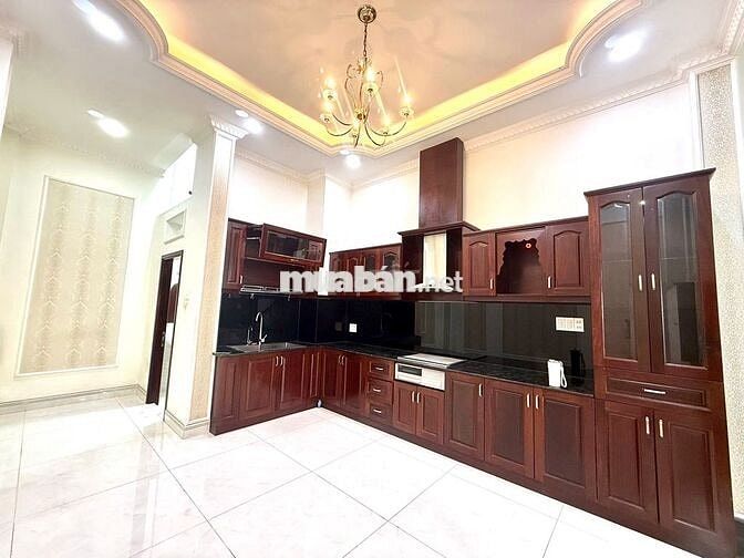 Nhà 3 tầng mới xây lung linh, rất đẹp, 4m x 22m, 4PN,4WC,đg 12m Bà Hom