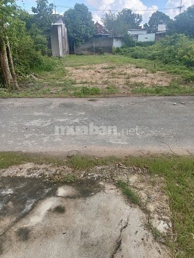 Kẹt tiền cần bán lô đất thổ cư Mt đường nhựa ở Củ Chi TP HCM DT 6x25m 