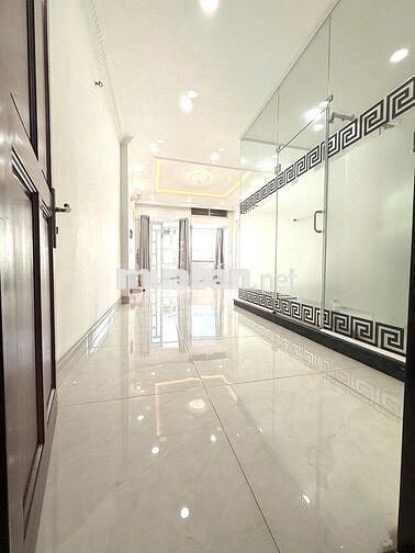 Nhà 3 tầng mới xây lung linh, rất đẹp, 4m x 22m, 4PN,4WC,đg 12m Bà Hom