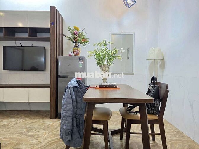 Studio 1 ngủ ngõ 28 Tứ Liên .Tây Hồ 
Sẵn tầng 1 ngày 28/10 
DT : 30m