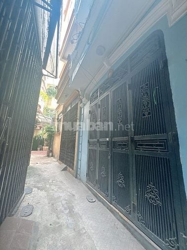 Bán Nhà Riêng Tại Phố Nam Đồng, 7,98 tỷ, 33m2 x 4 Tầng, Ngay hồ Đắc Di