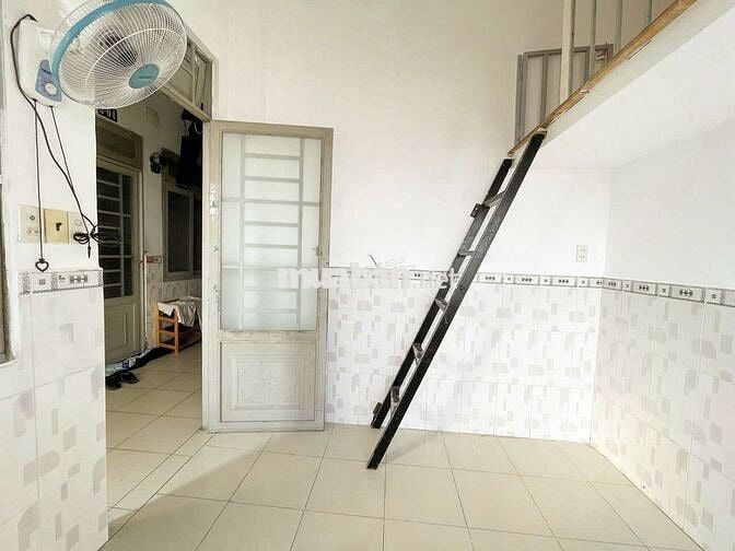 PHÒNG TRỌ SINH VIÊN GIÁ RẺ - GẦN ĐH HUIT - CÓ BAN CÔNG - GIÁ CHỈ 2TR8