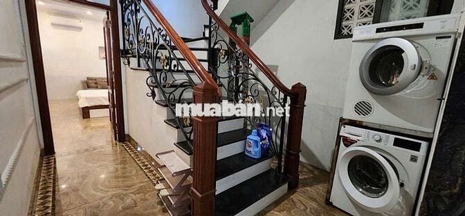 Studio 1 ngủ ngõ 28 Tứ Liên .Tây Hồ 
Sẵn tầng 1 ngày 28/10 
DT : 30m