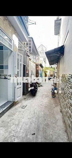 Nhà mới 1 lầu vào ở ngay trương thị hoa Quận 12