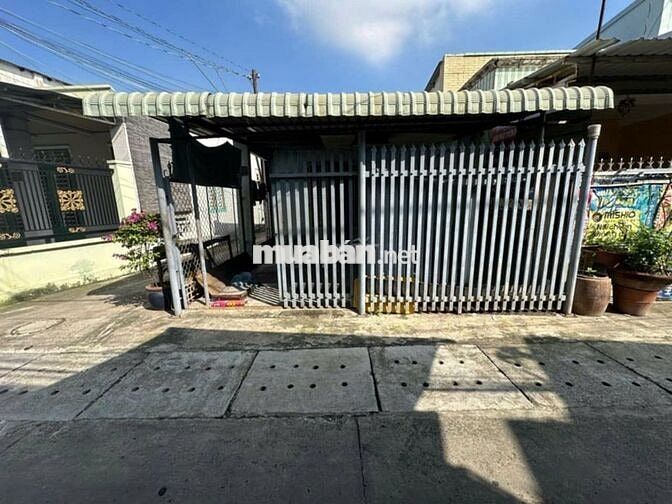 Nhà hẻm  xe hơi thông 2 mặt tiền. 79,5m2. Ngay trung tâm TP