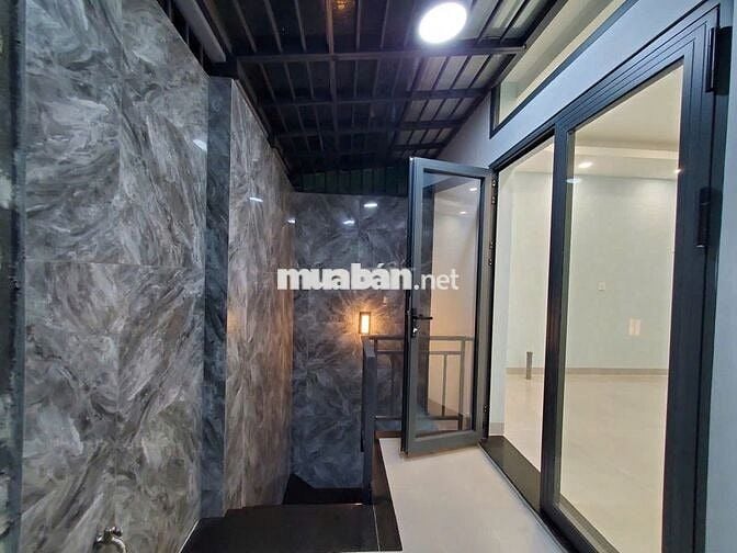 Nguyên căn 5x21m, Hầm 4 tầng (4PN 5WC) ở Vạn Phúc, máy lạnh. Giá 33 tr