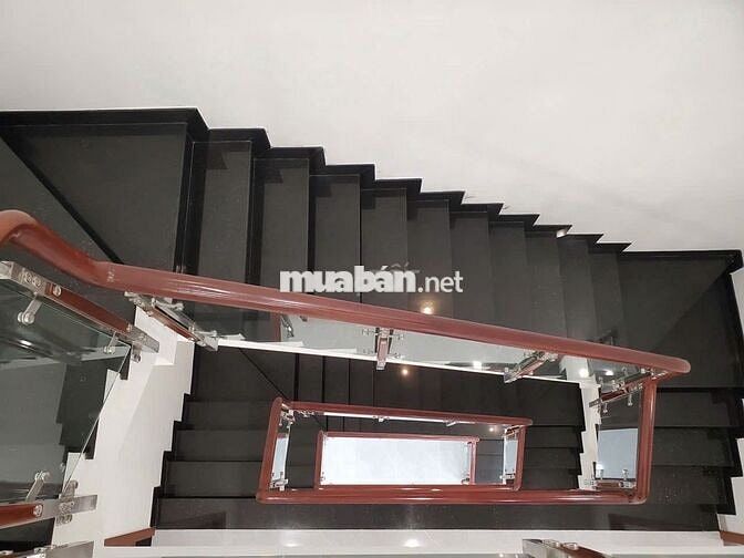Nguyên căn 5x21m, Hầm 4 tầng (4PN 5WC) ở Vạn Phúc, máy lạnh. Giá 33 tr