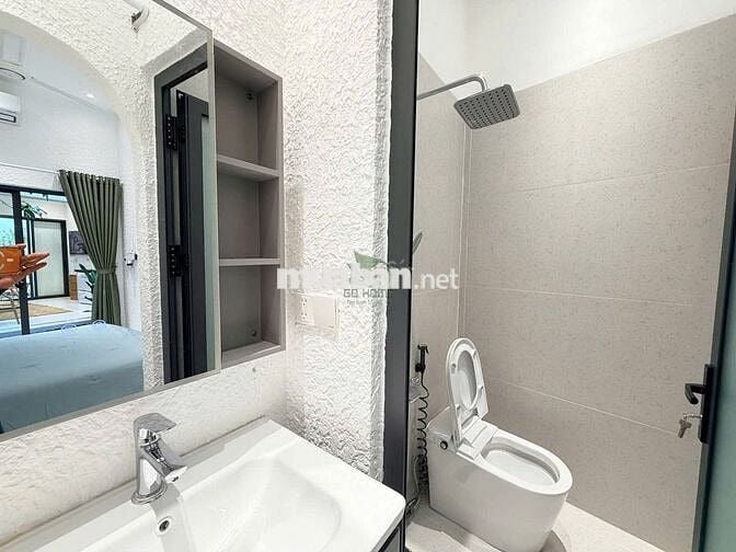 CHO THUÊ NHÀ SÂN VƯỜN MỚI GẦN BIỀN 3 PN FULL NỘI THẤT BẮC NHA TRANG