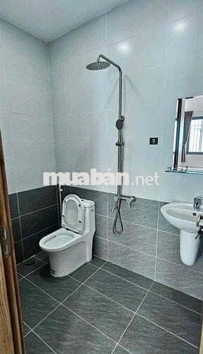 NHÀ ĐẸP NGAY KHU ĐÔ THỊ HIMLAM – NỞ HẬU TÀI LỘC- CÓ PN DƯỚI TRỆT