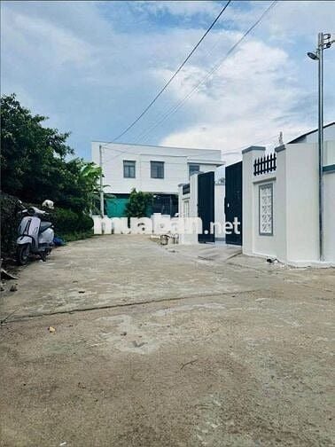 Kẹt Tiền Bán Nhà TT Phường Tương Bình Hiệp, TDM - Giá Chỉ 2 Tỷ 500,SHR