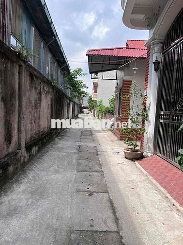 CHÍNH CHỦ BÁN ĐẤT CÓ SẴN NHÀ CẤP 4 ĐẦY ĐỦ TIỆN NGHI