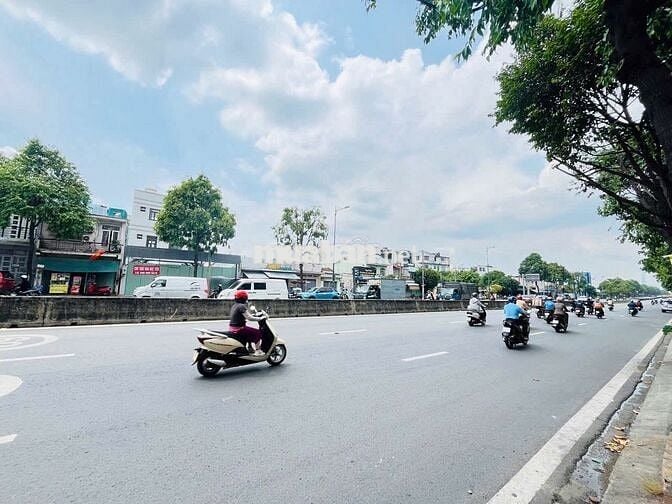 Đất đẹp đường 8m- Ngay MT Phạm Văn Đồng- 60m2- Ngang gần 5m- 5.7 tỷ