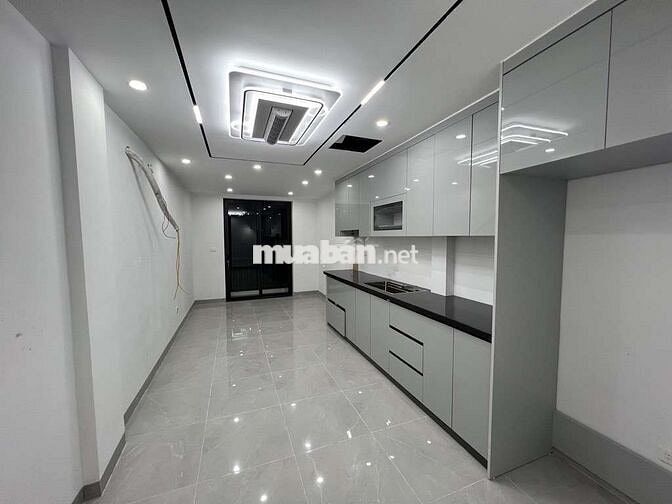 Nhà gần phố vũ tông phan 6 tầng thang máy xây mới