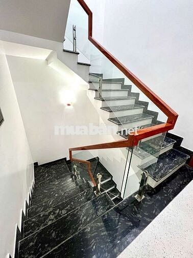 Cần bán gấp nhà mặt đường nhánh phân lô tại khu tái định cư Vĩnh Niệm