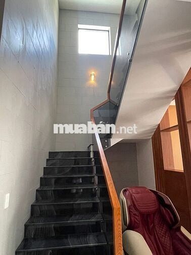 Bán Nhà Đẹp 1 Trệt 1 Lầu Ngang 8m x24m Mặt Tiền Trần Quang Diệu Bà Rịa