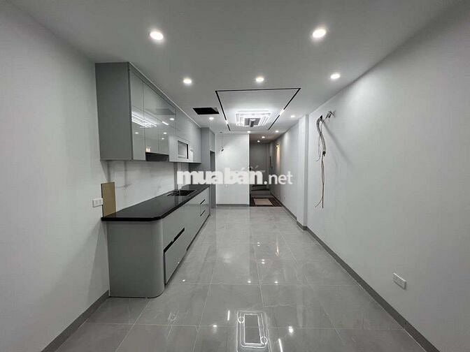 Nhà gần phố vũ tông phan 6 tầng thang máy xây mới