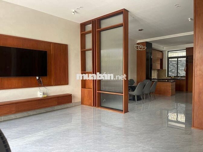 Bán Nhà Đẹp 1 Trệt 1 Lầu Ngang 8m x24m Mặt Tiền Trần Quang Diệu Bà Rịa