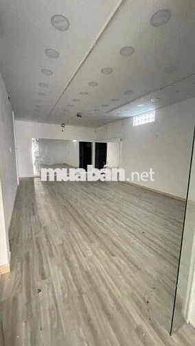 Mặt tiền 1 trệt 3 lầu đường Trần Hoàng Na