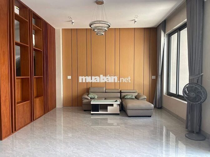 Bán Nhà Đẹp 1 Trệt 1 Lầu Ngang 8m x24m Mặt Tiền Trần Quang Diệu Bà Rịa