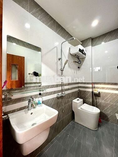 Cần bán gấp nhà mặt đường nhánh phân lô tại khu tái định cư Vĩnh Niệm