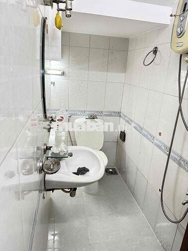 Cho thuê nhà hẽm 57 Điện Biên Phủ . p15. Quận Bình Thạnh