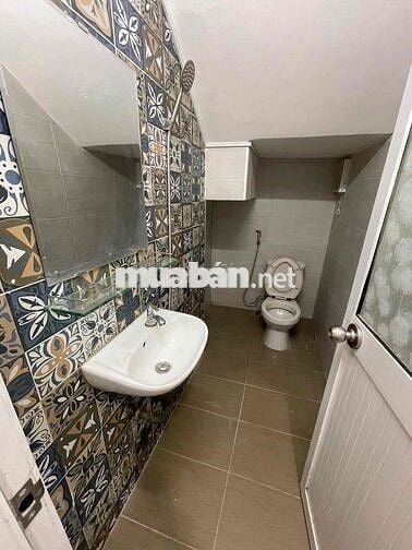 Căn hộ duplex 2 không gian ngủ, full nội thất, bàn ăn, gần Quận 1,3,PN