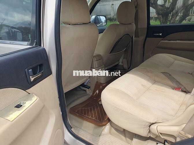 Ford Everest 2011 2.5L 4x2 MT - 120000 km