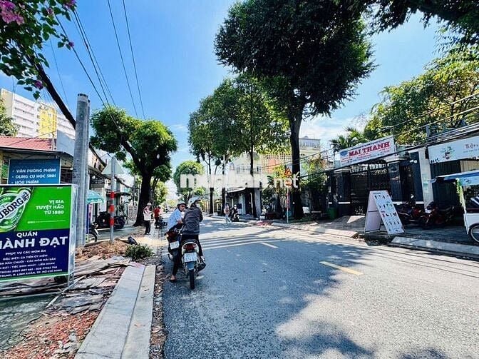 Bán gấp đất tặng nhà mặt tiền Linh Trung vị trí trung tâm Thủ Đức!!!!