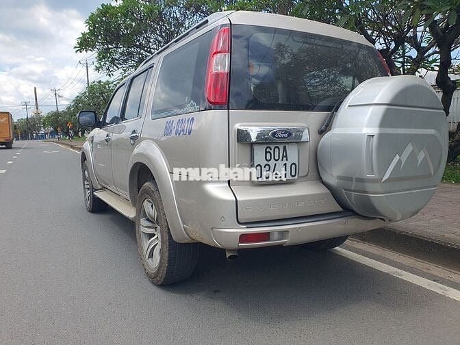 Ford Everest 2011 2.5L 4x2 MT - 120000 km