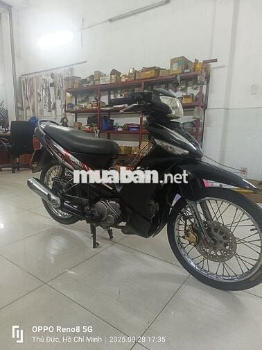 Xe máy Yamaha Taurus màu đen, ít sử dụng