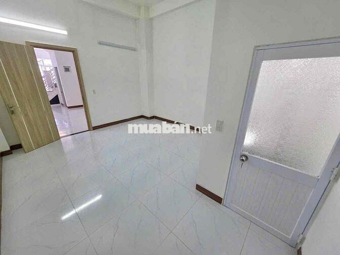 Cần Bán Cǎn Nhà 1 Trệt  1 Lầu Gần Bến Du Thuyền Chỉ 4 Tỷ 700 triệu