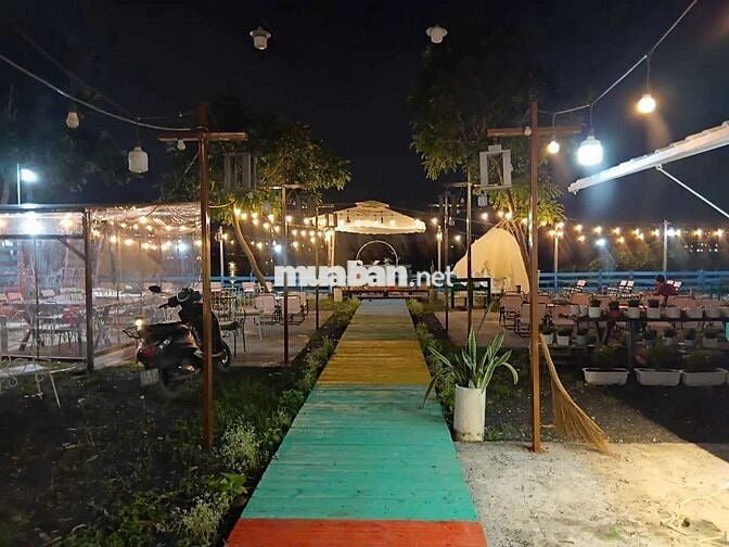 Cho thuê quán cafe sân vườn 500m2, mặt tiền sông lớn