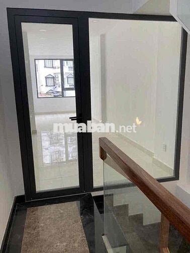 CHO THUÊ NHÀ MẶT TIỀN NGUYỂN CƯ TRINH,QUẬN 1(3lẦU)