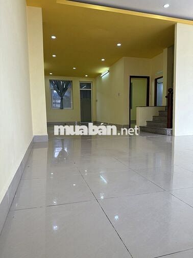 Cho thuê dài hạn nhà mặt tiền đường Trần Quang Khải