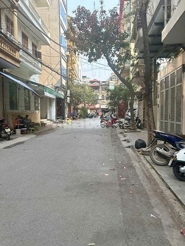 Nhà KBT 6,5 Tầng Xây Mới Khu Phân Lô Hoàng Cầu-Trần Quang Diệu