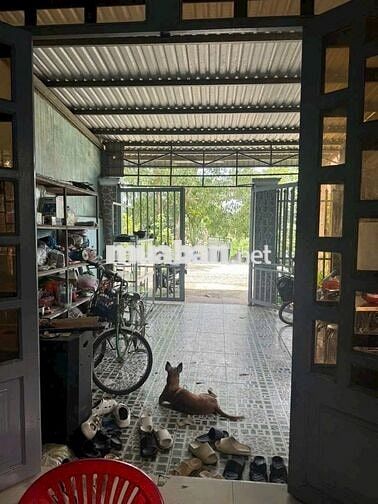 Bán nhà cạnh CHỢ LỘC HƯNG, 5x25=126m2, nhà xây kiên cố, shr, giá 860tr