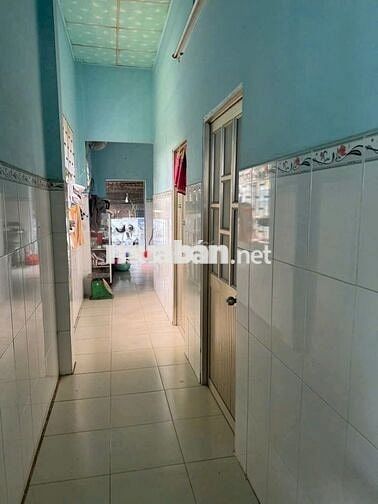 Bán nhà cạnh CHỢ LỘC HƯNG, 5x25=126m2, nhà xây kiên cố, shr, giá 860tr