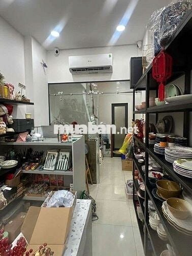 CHO THUÊ NHÀ NGUYÊN CĂN MẶT TIỀN ĐƯỜNG NGUYỄN CƯ TRINH QUẬN 1