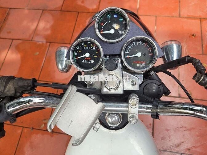 Husky 125 ít sử dụng nên muốn nhượng lại em nó